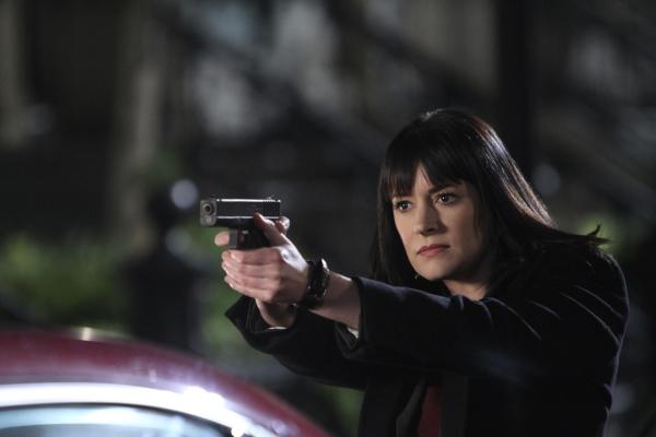 Bild 1 von 7: In Washington D.C. werden in einer Nacht mehrere Familien getötet. Die Polizei bittet das BAU-Team um Prentiss (Paget Brewster) um Hilfe ...