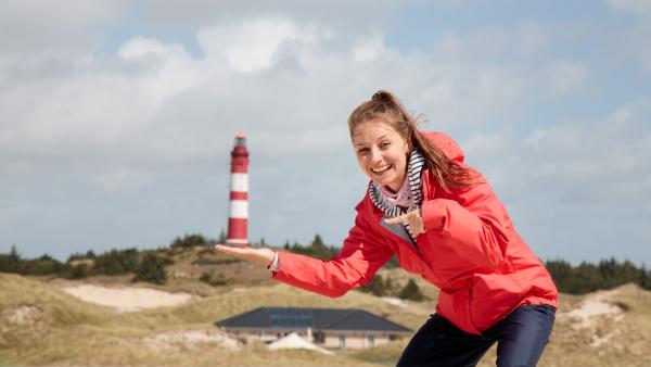 Bild 1 von 3: Checkerin Marina findet heraus, wofür wir Leuchttürme benötigen. Dafür fährt sie auf die Insel Amrum.