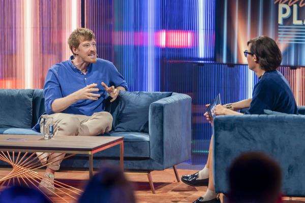 Bild 1 von 13: Von links: Sebastian Winkler und Eva Karl Faltermeier.