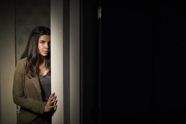 Bild 1 von 41: (2. Staffel) - Welche Rolle wird Mouse (Zuleikha Robinson) im Kampf gegen die aufkeimende Gefahr durch die Dämonen spielen?