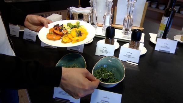 Bild 1 von 7: Im Bild: Ursprünglich steht Fasten - eine Jahrtausende alte Praxis - für Heilung, Reinigung und spirituelle Erneuerung.