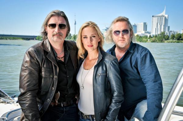 Bild 1 von 21: Im Bild: Stefan Jürgens, Lilian Klebow, Gregor Seberg.