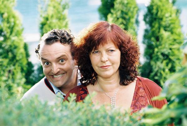 Bild 1 von 14: Im Bild: Marco Rima (Freddy Summer), Elfie Eschke (Conny Herzog).