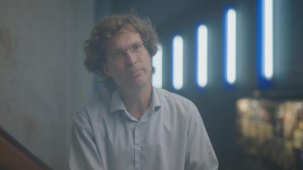 Bild 1 von 14: Prof. Dr. Jens Krause ist Verhaltensbiologe in Berlin. Sein Forschungsgebiet: das kollektive Verhalten und die Selbstorganisation bei Tier- und Menschengruppen.