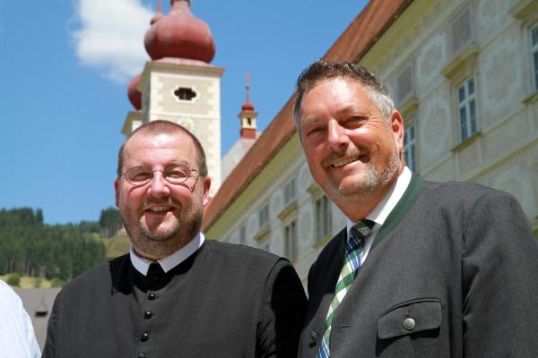 Bild 1 von 11: Im Bild: Prior Gerwig Romirer und Bertram Mayer.