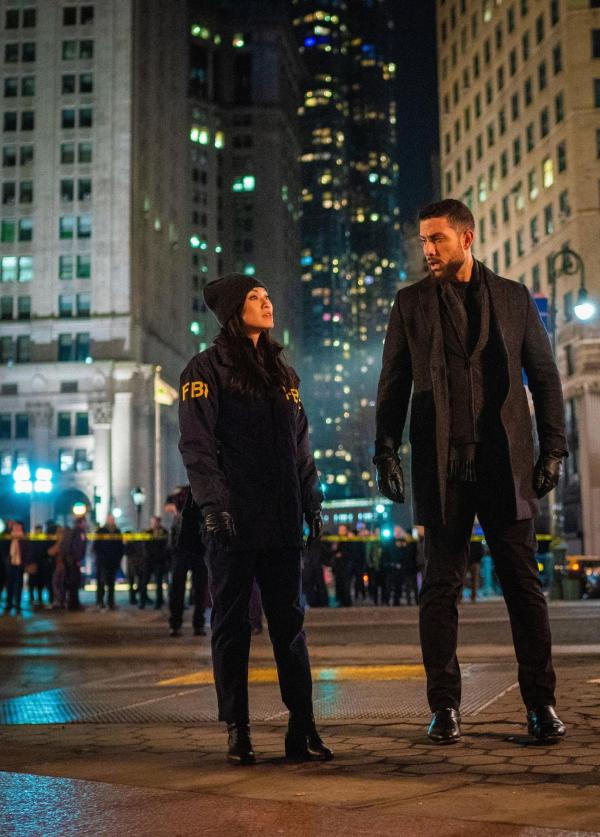 Bild 1 von 16: Special Agent Omar Adom 'OA' Zidan (Zeeko Zaki, l.); Emily Ryder (Catherine Haena Kim, r.)