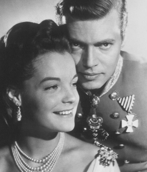 Bild 1 von 1: Im Bild: Romy Schneider (Sissi), Karlheinz Böhm (Franz Joseph).