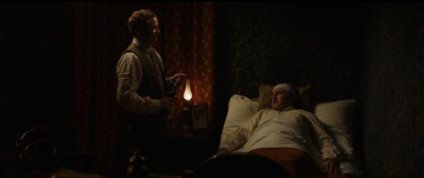 Bild 1 von 9: Reggie Turner (Colin Firth, l.); Oscar Wilde (Rupert Everett, r.)