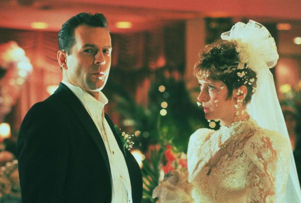 Bild 1 von 4: James Urbanski (Bruce Willis, l.); Joyce Urbanski (Glenne Headly, r.)