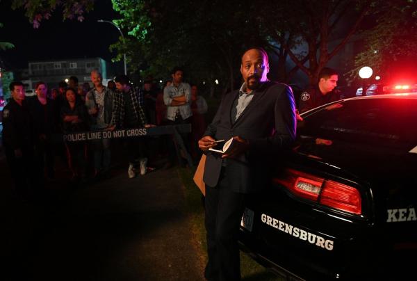 Bild 1 von 16: Alec Mercer (Jesse L. Martin)