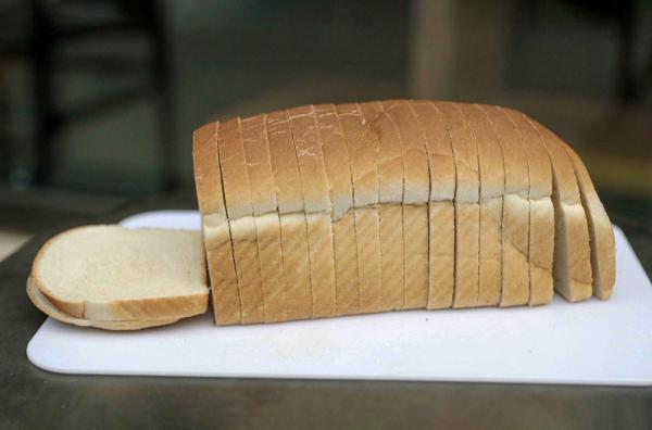 Bild 1 von 4: Wenn vorgeschnittenes Brot zum Liebling der Haushalte in den Vereinigten Staaten geworden ist, dann haben wir das einem Mann zu verdanken: Otto Frederick Rohwedder.
