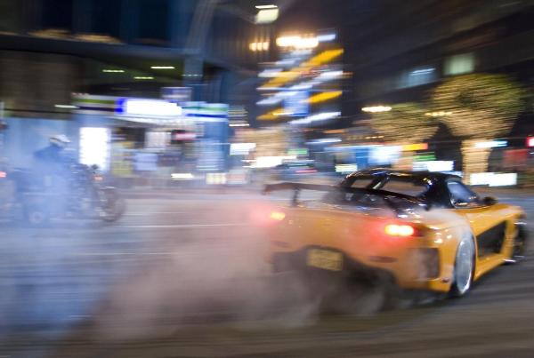 Bild 1 von 9: Sean Boswell liefert sich ein ganz besonders gefährliches Straßenrennen mitten durch Tokyo ...