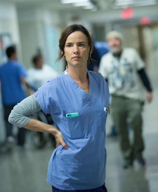 Bild 1 von 11: Ahnt nicht, dass ihre Tochter sich mit einem Klick in eine gefährliche Welt begibt: Nancy (Juliette Lewis) ...