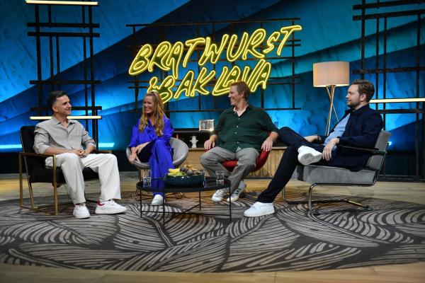 Bild 1 von 11: (v.l.n.r.) Özcan Cosar; Sandra Sprünken; Simon Gosejohann; Bastian Bielendorfer;