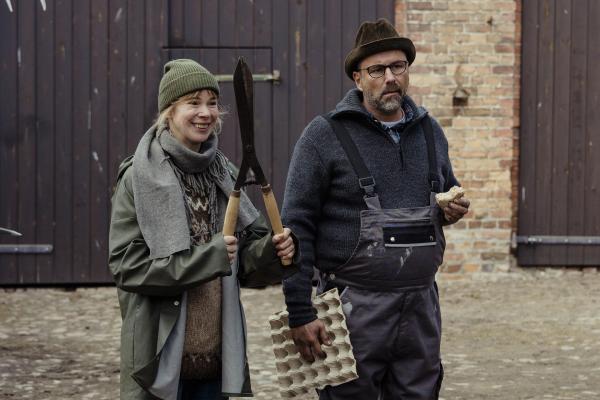 Bild 1 von 9: Isolde (Milena Dreißig, l.); Heinke (Kurt Krömer, r.)