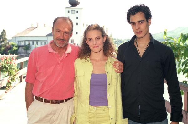 Bild 1 von 9: Im Bild (v.li.): Miguel Herz-Kestranek (Walter Schwarzkopf), Barbara Lanz (Nicki Schwarzkopf), Valentin Schreyer (Oliver).