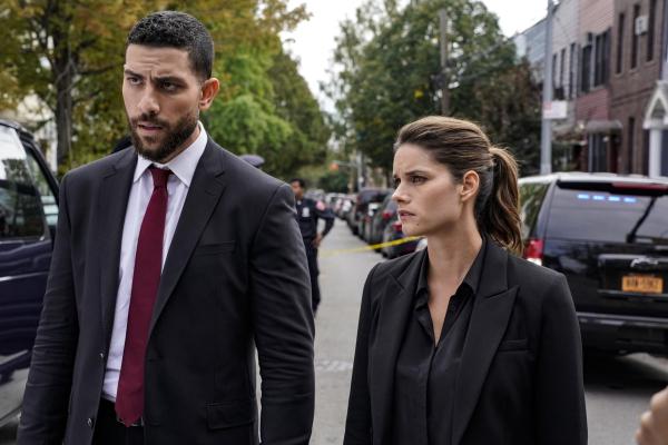 Bild 1 von 19: Omar Adom Zidan (Zeeko Zaki, l.); Maggie Bell (Missy Peregrym, r.)