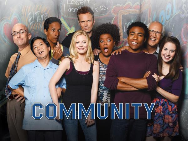 Bild 1 von 10: (3. Staffel) - Community - Eine ganz spezielle Lerngruppe: (v.l.n.r.) Dean Pelton (Jim Rash), Senor Chang (Ken Jeong), Abed Nadir (Danny Pudi), Britta Perry (Gillian Jacobs), Jeff Winger (Joel McHale), Shirley Bennett (Yvette Nicole Brown), Troy Barnes (Donald Glover), Pierce Hawthorne (Chevy Chase) und Annie Edison (Alison Brie) ...