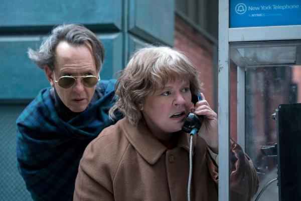 Bild 1 von 8: Jack Hock (Richard E. Grant, l.); Lee Israel (Melissa McCarthy, r.)