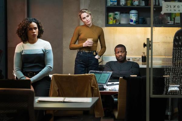 Bild 1 von 11: (v.l.n.r.) Sheryll Barnes (Roxy Sternberg); Nina Chase (Shantel VanSanten); Ray Cannon (Edwin Hodge)