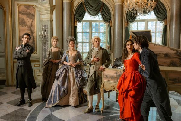 Bild 1 von 12: Im Bild (v.li.): Eidin Jalali, Lisa Vicari, Verena Altenberger, Philipp Hochmair, Havana Joy, Eren M. Güvercin.