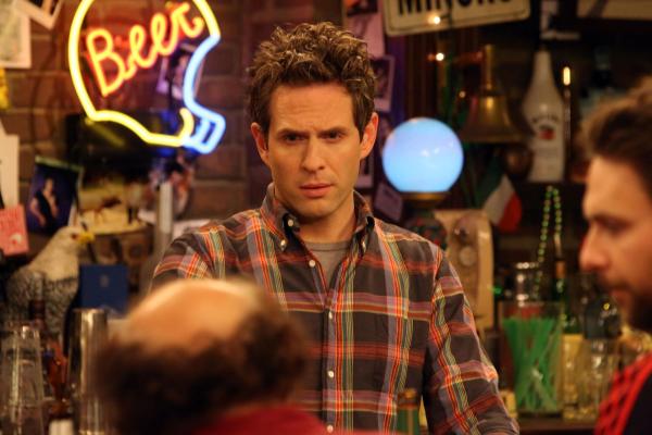 Bild 1 von 8: Dennis Reynolds (Glenn Howerton)