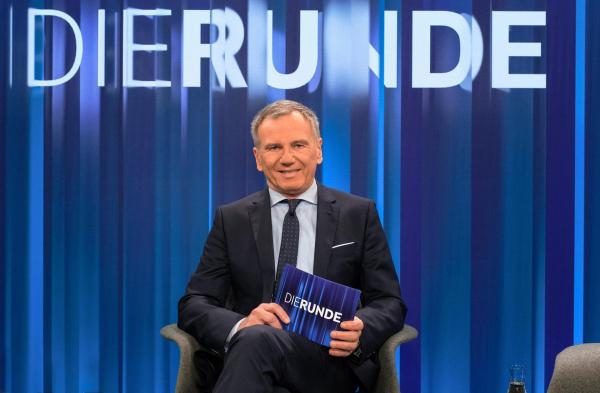 Bild 1 von 2: Im Bild: Armin Wolf.