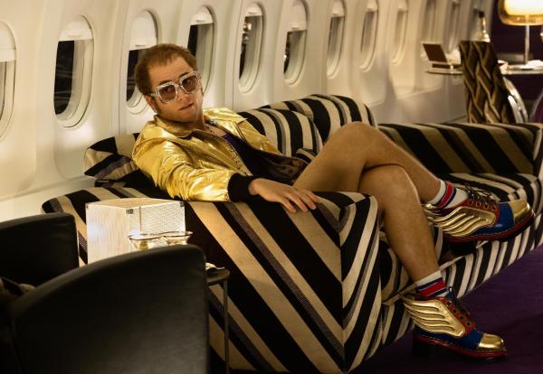 Bild 1 von 12: Elton John (Taron Egerton)