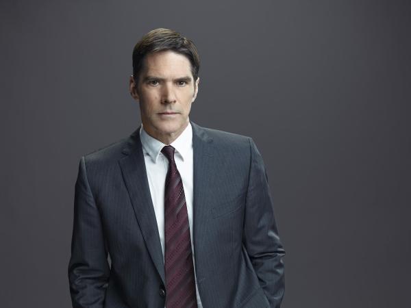 Bild 1 von 26: (10. Staffel) - Special Agent Aaron Hotchner (Thomas Gibson) bringt mit seinem Kollegen, jeden Serientäter zur Strecke ...
