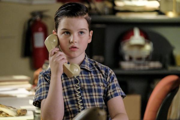 Bild 1 von 13: Sheldon Cooper (Iain Armitage)