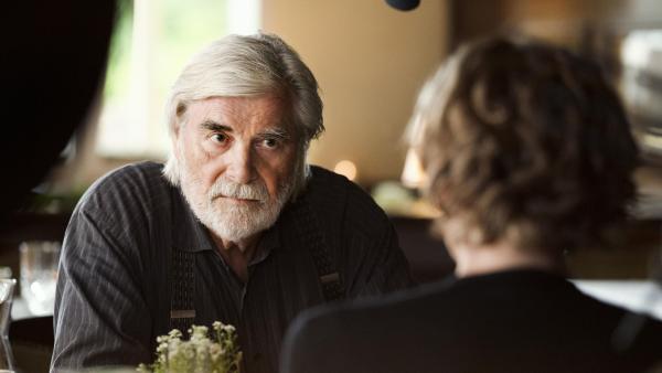 Bild 1 von 8: Wolfgang (Peter Simonischek)