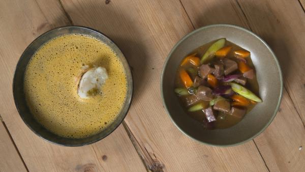 Bild 1 von 7: Marcel Ress' Version der Caldereta de Langosta (Langusteneintopf) und der Lengua amb Taberes (Schweinezunge mit Kapern)