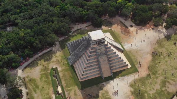 Bild 1 von 15: Chitzen Itza-Pyramide des Kukulcán auf der mexikanischen Halbinsel Yucatán.