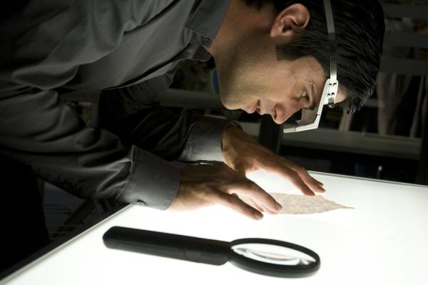 Bild 1 von 26: Rettet die Briefe, die Micks Tochter an ihren im Koma liegenden Vater geschrieben hat: Andreas (Maximilian Grill) ...