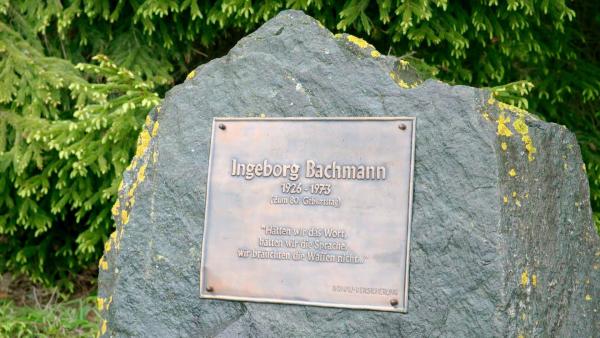 Bild 1 von 18: Im Bild: Gedenktafel von Ingeborg Bachmann.