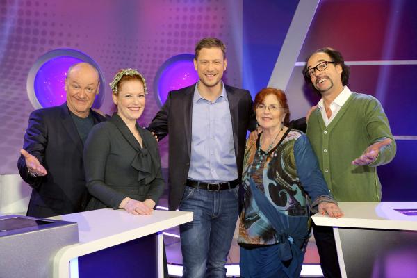 Bild 1 von 2: v.li. Bodo Bach, Enie van de Meiklokjes, Florian Weber, Alice Hoffmann und Christoph Sonntag.