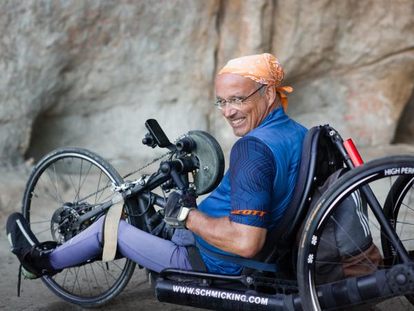 Bild 1 von 7: Veit Riffer (58) ist seit einem Kletterunfall vor knapp 30 Jahren querschnittsgelähmt. Heute erobert er seine \