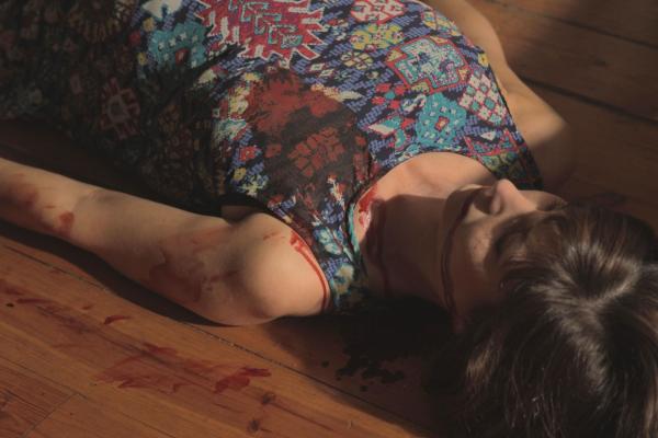 Bild 1 von 3: Schreckliche Tat: Eine schwangere Frau wird angeschossen und schwerverletzt liegen gelassen. Nachdem die Polizei die Frau tot auffindet, tut Ermittler Lt. Joe Kenda alles, um ihren Mörder ausfindig zu machen. Wird er den herzlosen Täter finden?