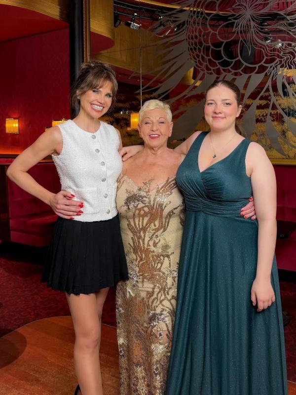 Bild 1 von 7: Im Bild: Leona König, Jazz Gitti, Soley Blümel.