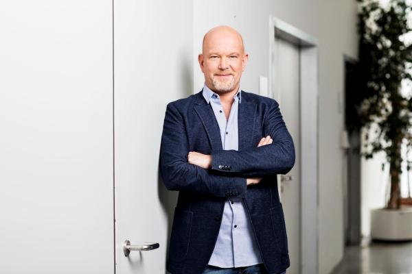 Bild 1 von 9: Ist den Abzockern in Deutschland auf der Spur: Moderator Peter Giesel ...