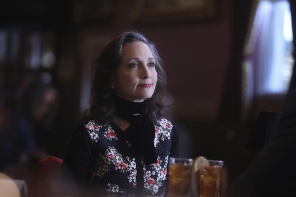 Bild 1 von 7: Kelly Peterson (Bebe Neuwirth)