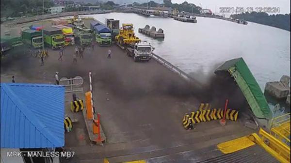 Bild 1 von 3: Die umstrittenen Dashcams können Zeuge von den unglaublichsten Geschehen werden.