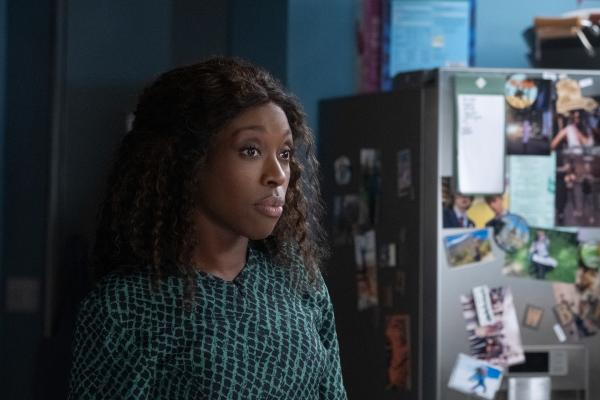Bild 1 von 3: Jack (Ronke Adekoluejo) traut ihren Augen kaum: Nachdem Alex seine Freunde hintergangen hat, kehrt er zurück - mit der Wahrheit über seinen Seitenwechsel zu Scorpia.