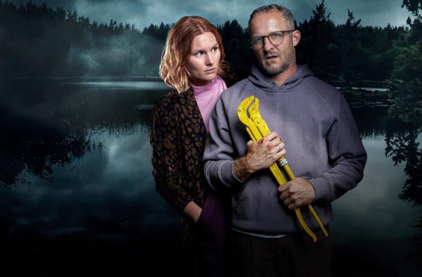 Bild 1 von 2: Kommissarin Winter (Rosalie Thomass) und Gabriel Panski (Maximilian Brückner)