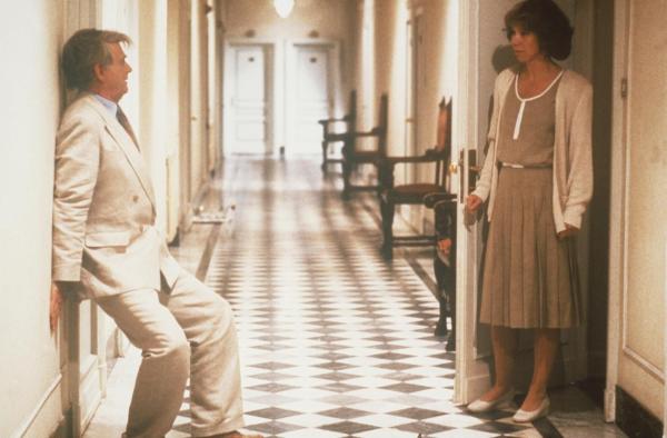 Bild 1 von 6: Margarethe (Evelyn Hamann, r.); Paul (Loriot, l.)..