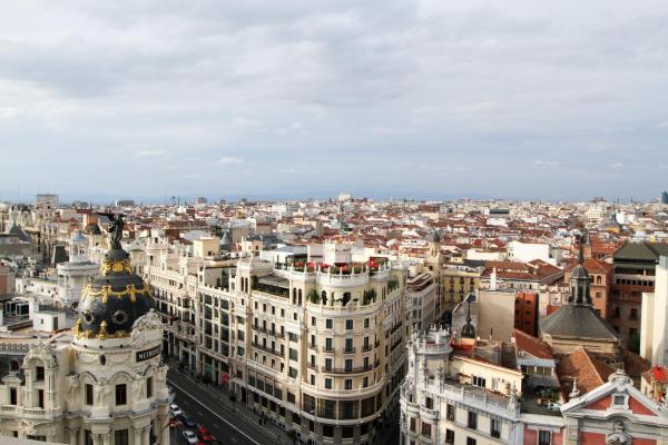 Bild 1 von 1: Im Bild: Madrid, die größte Stadt Spaniens, ist eine geschäftige europäische Hauptstadt mit atemberaubender Architektur, Kunst von Weltrang und einer Kultur, in der Essen und Trinken mehr als nur Nahrung, sondern ein echtes soziales Erlebnis ist.