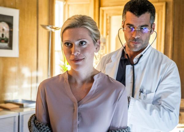 Bild 1 von 1: Rosamunde Pilcher - Ein Doktor & drei Frauen