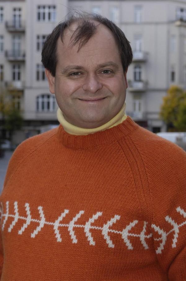 Bild 1 von 10: Markus Majowski, der erfahrene Mitbewohner der COMEDY WG, nimmt den Neuling unter seine Fittiche ...