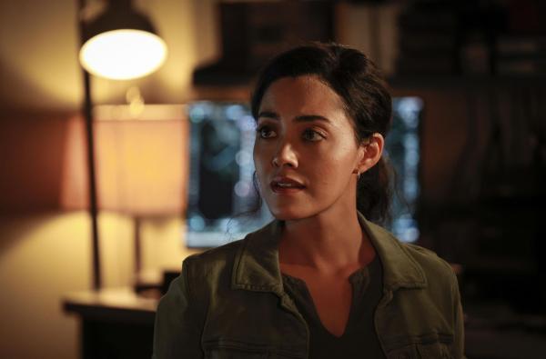 Bild 1 von 15: Lucy Tara (Yasmine Al-Bustami)