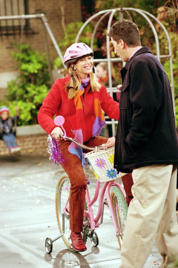 Bild 1 von 6: Phoebe Buffay (Lisa Kudrow, l.); Ross Geller (David Schwimmer, r.)